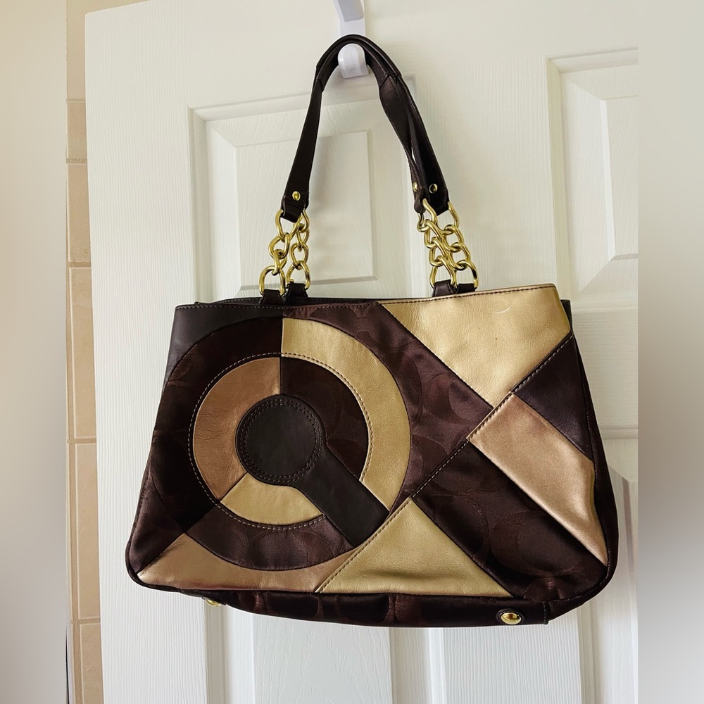 Authentic Coach - image 1